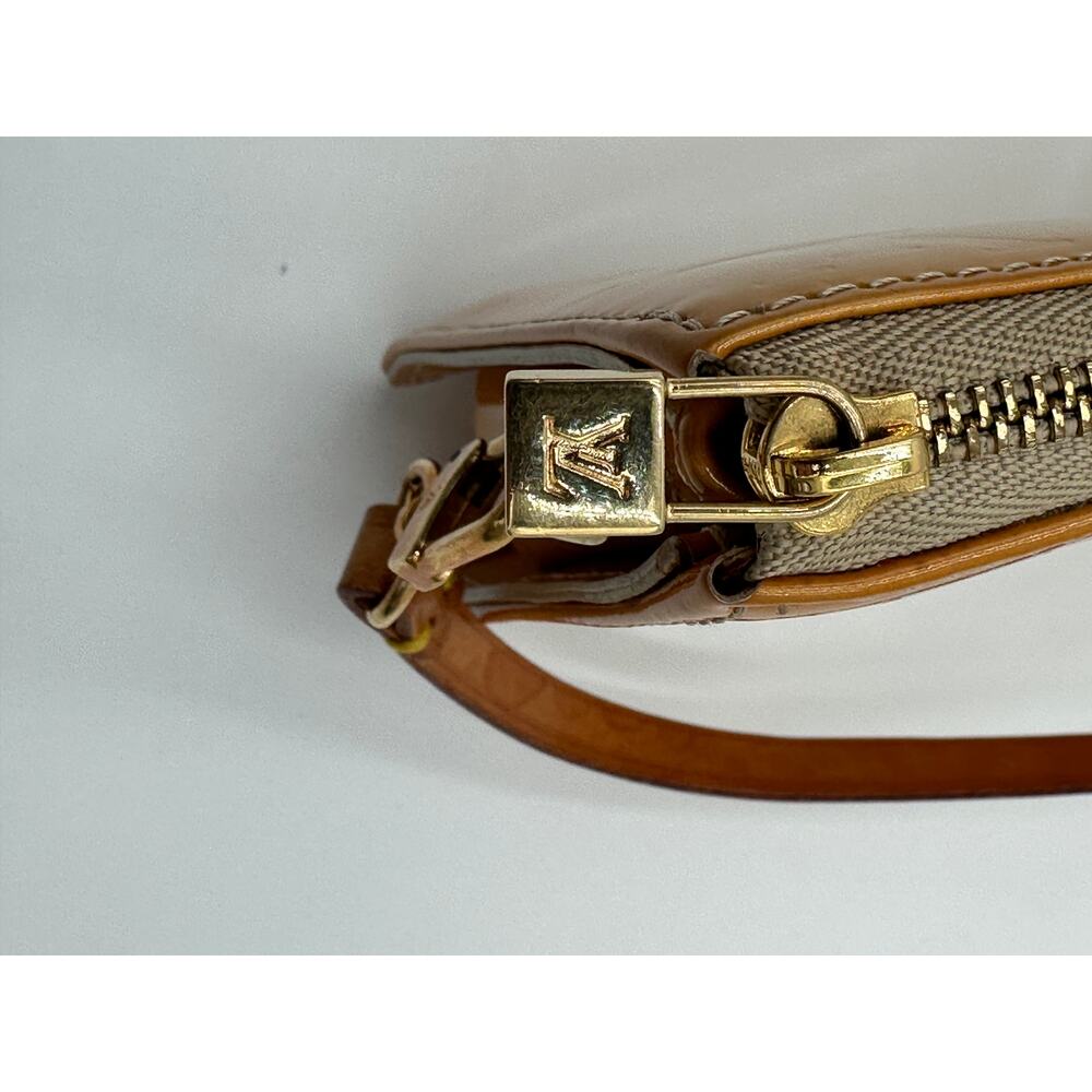 Louis Vuitton Verni Pochette - Picture 13 of 16